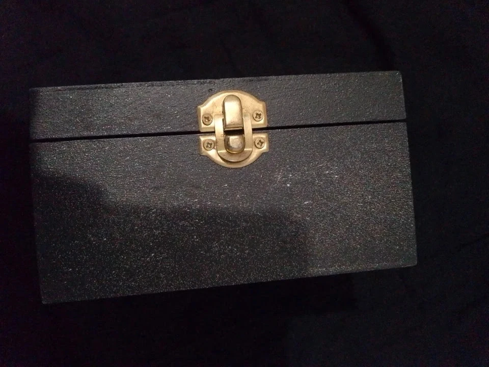 Wooden jewelry box with mirror – photo 2